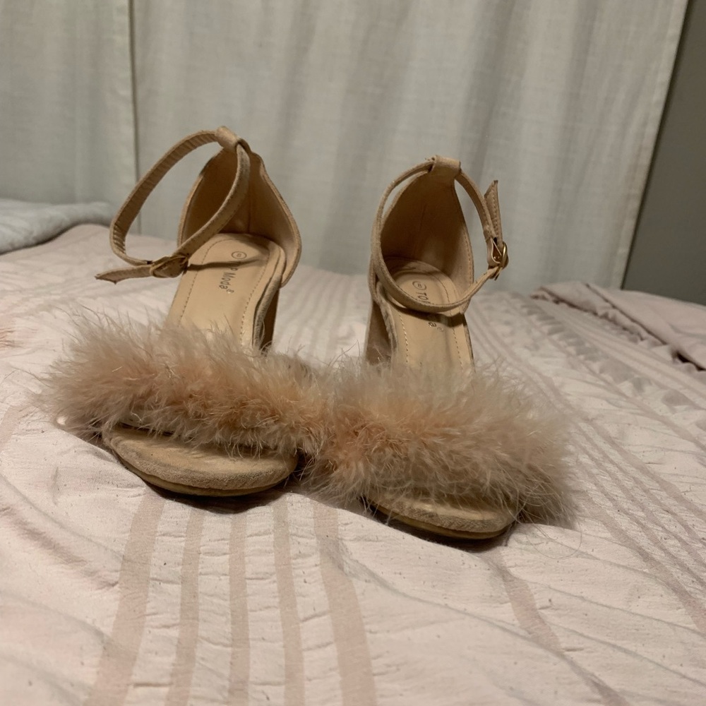 Pink/neutral heel